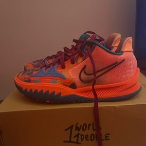 kyrie 4 low '1 world 1 people'